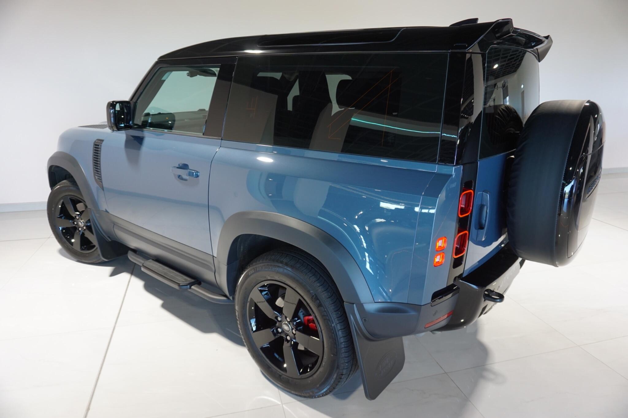 Land Rover Defender 90 2.0 P300 SE SUV 3dr Petrol Auto 4WD Euro 6 (s/s) (300 ps)
